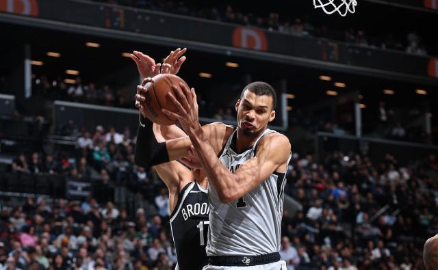 开云足球-二月11胜0负不败！马刺计划有变：梦回GDP时代冲冠