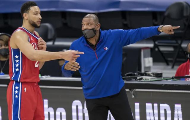 开云登录入口-三将蜕变稳居东部第一 费城开门红里弗斯功不可没